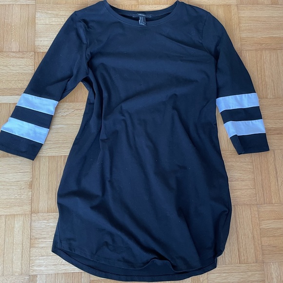 Forever 21 Dresses & Skirts - Host Pick💘Forever 21 Black Varsity Dress